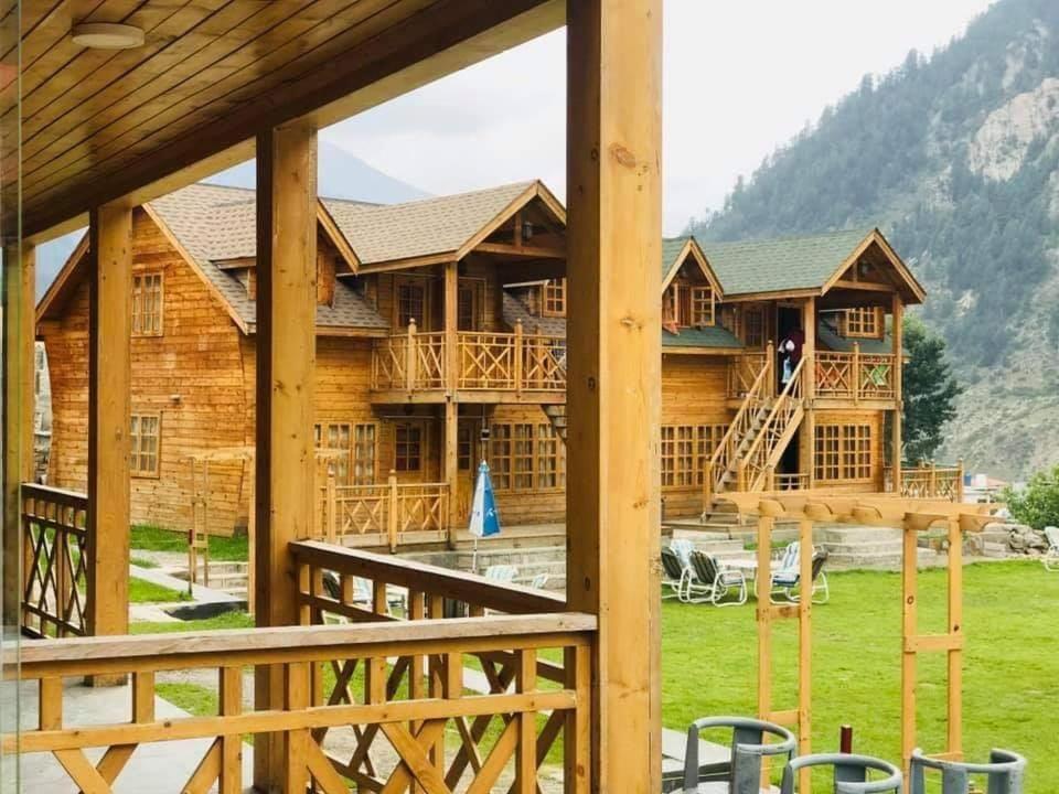 Swiss Wood Cottages 나란 외부 사진