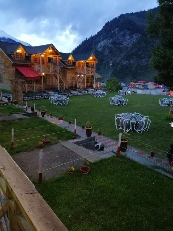 Swiss Wood Cottages 나란 외부 사진